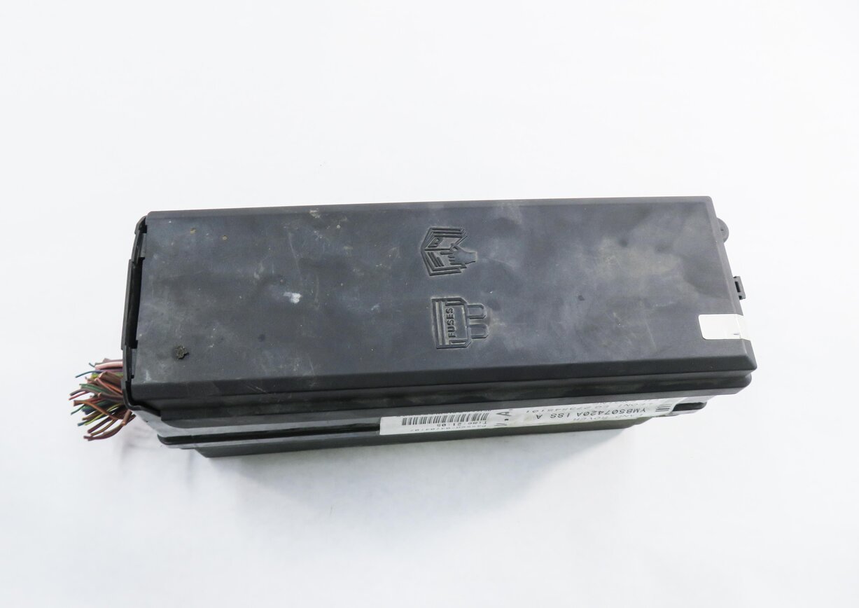 Thumbnail 5: 2007-2009 RANGE ROVER SPORT (L320) 4.2L SUPERCHARGED ENGINE FUSE BOX