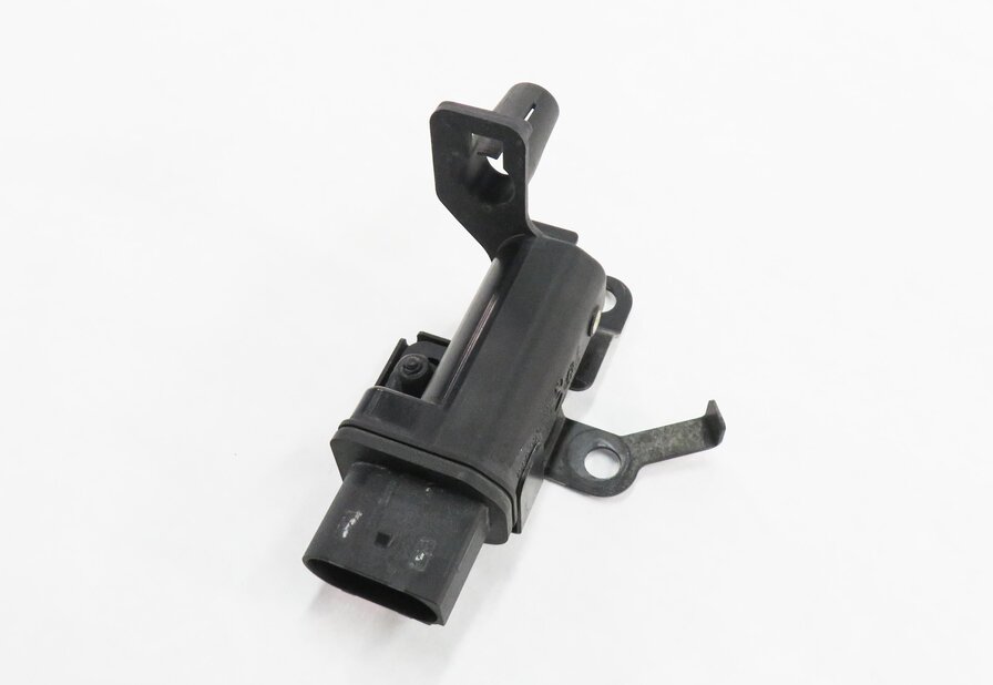 Thumbnail 1: 2013 BMW ACTIVEHYBRD-3 (F30) CURRENT DISTRIBUTION MODULE