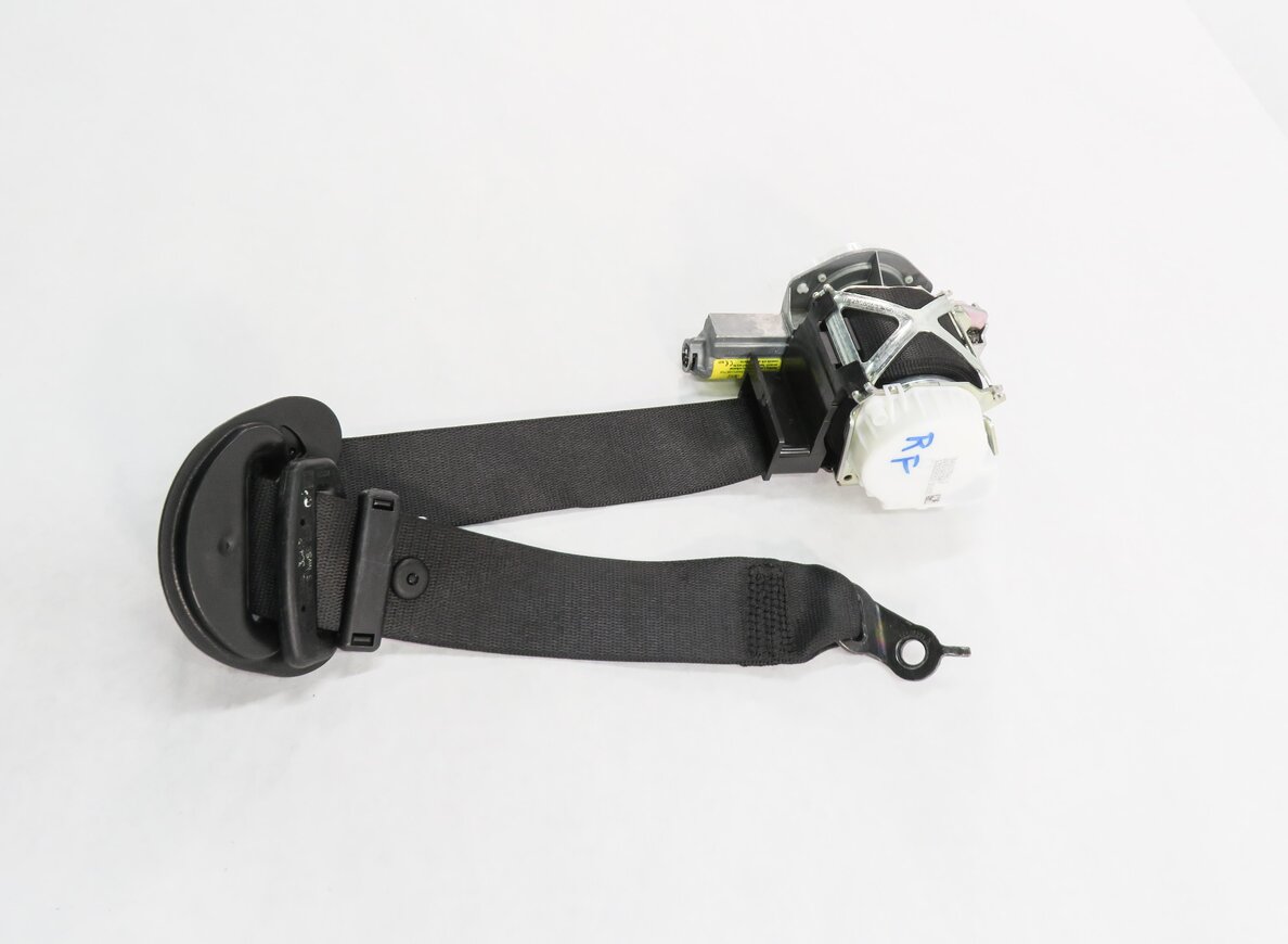 Thumbnail 3: 2012-2014 BMW 320i 328i 335i (F30) SEDAN RIGHT FRONT SEATBELT RETRACTOR (BLACK)