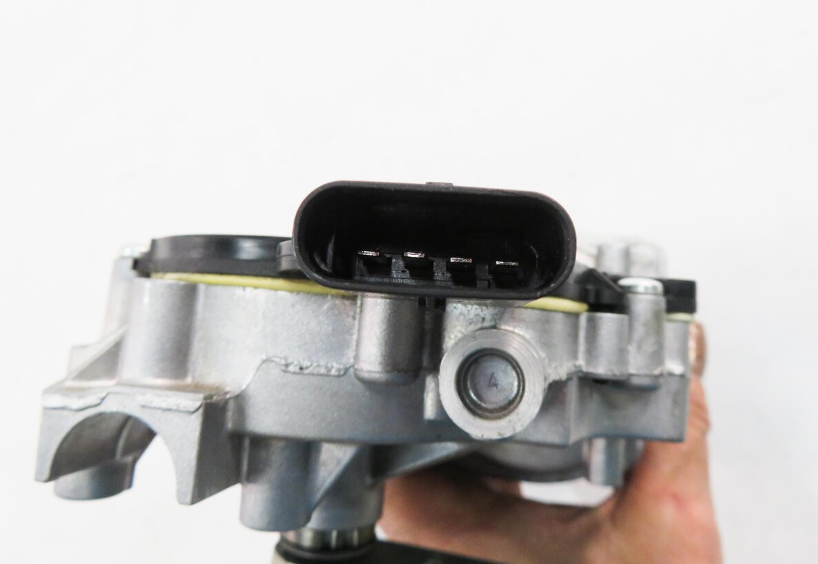 Thumbnail 6: 12-19 BMW 320i 328i 330i 335i 340i 428i 430i 435i 440i M3 M4 - FRONT WIPER MOTOR