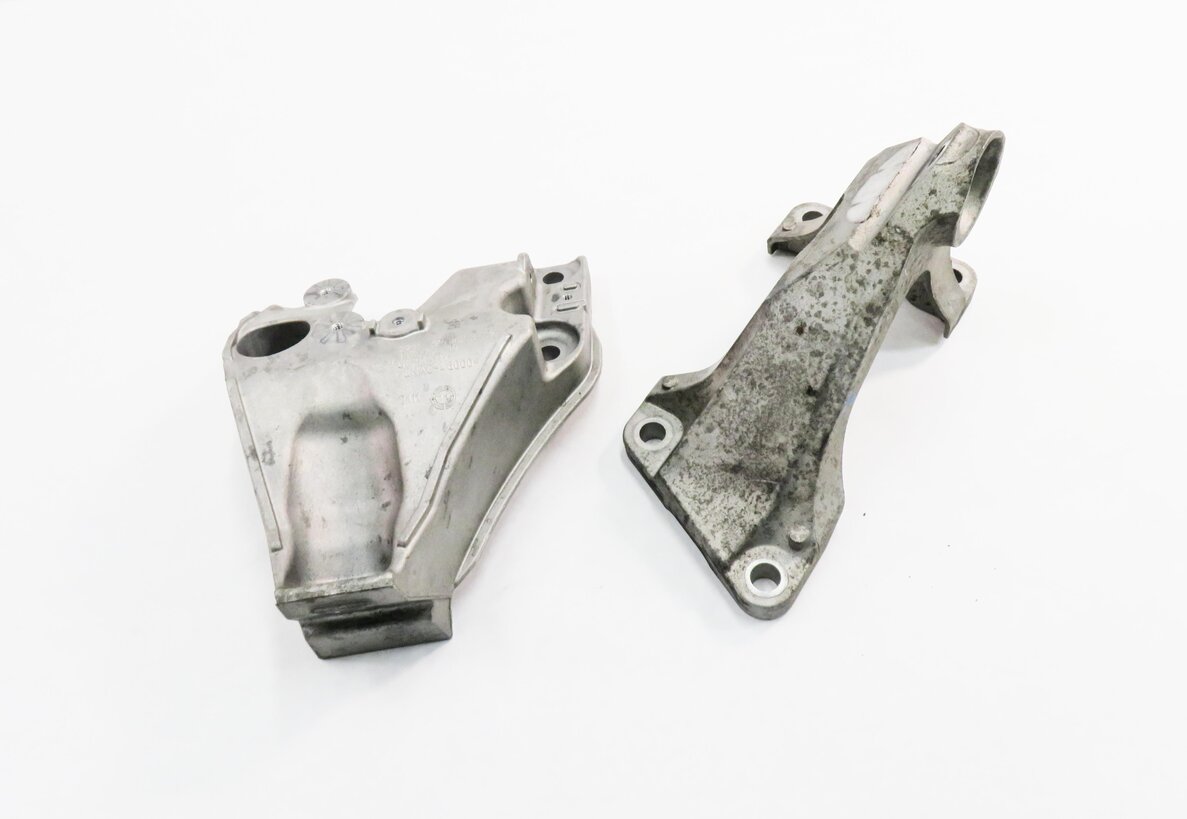 2013 BMW ACTIVEHYBRD-3 (F30) 3.0L N55 ENGINE - MOTOR MOUNT BRACKET SET-2