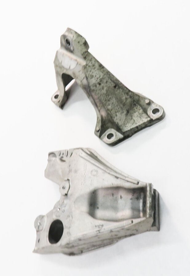 Thumbnail 4: 2013 BMW ACTIVEHYBRD-3 (F30) 3.0L N55 ENGINE - MOTOR MOUNT BRACKET SET-2