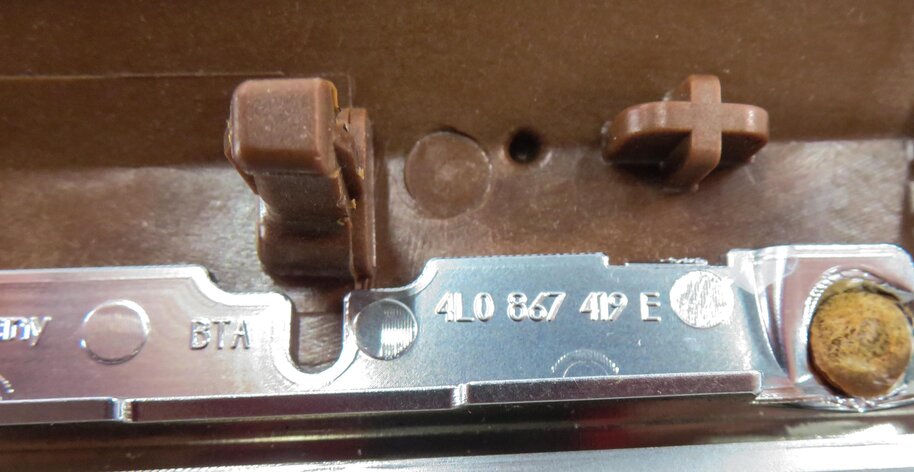 Thumbnail 4: 2011 AUDI Q7 (4L) DASH & DOOR TRIM PANEL SET (WALNUT WOOD)