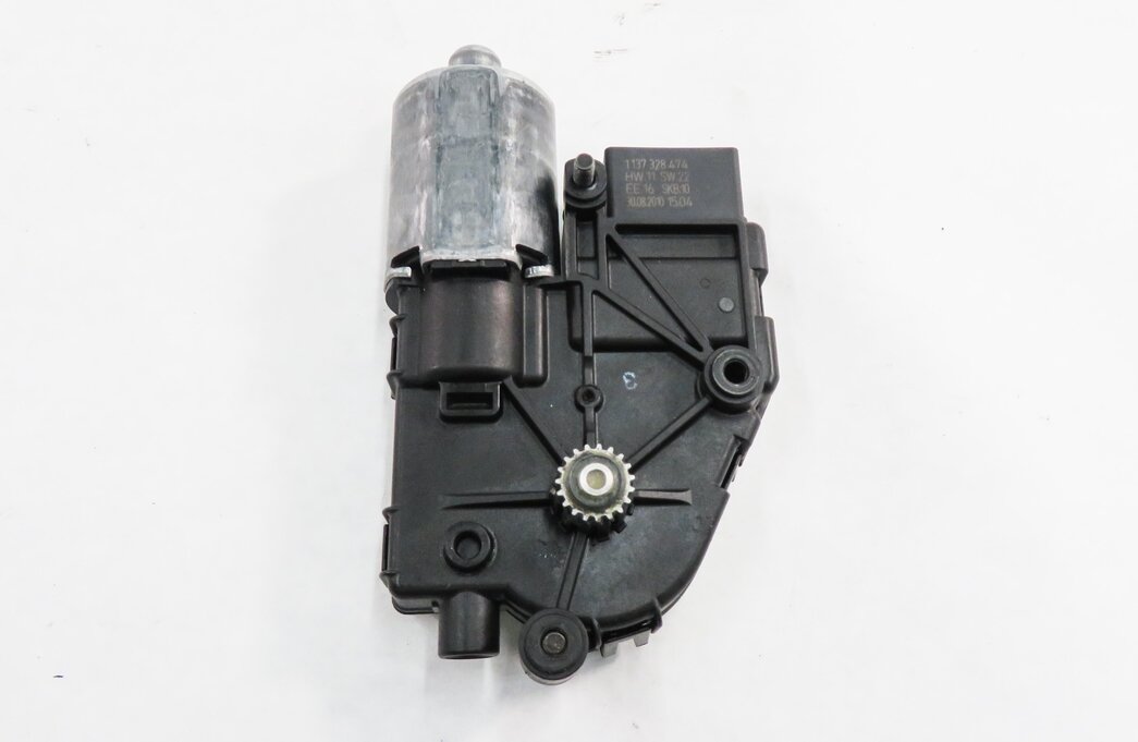 Thumbnail 5: 2007-2014 AUDI Q7 (4L) SUNROOF MOTOR / SUN ROOF SHADE ADJUSTMENT MOTOR
