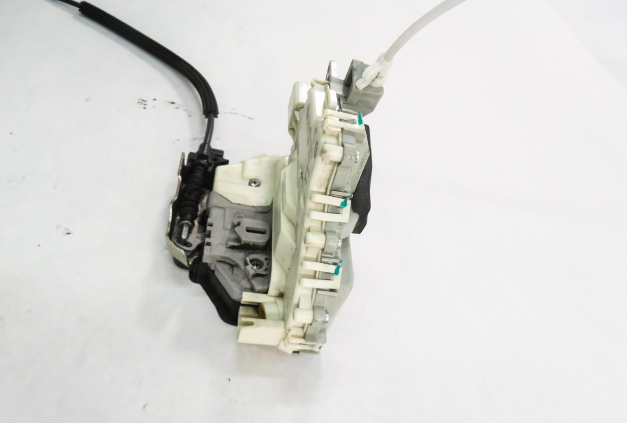 Thumbnail 3: 2010-2019 AUDI / PORSCHE A4 S4 A5 S5 A6 Q3 Q5 Q7 TT 911 - LEFT FRONT DOOR LATCH