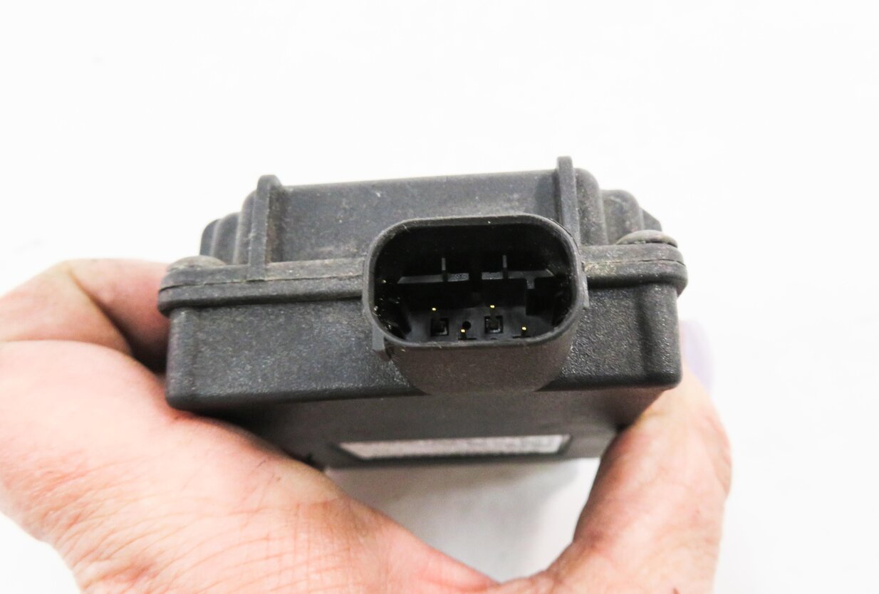 Thumbnail 6: 2008-2012 AUDI A4 S4 A5 Q5 Q7 (B8 8K 8T 8R 4L) HOMELINK GARAGE DOOR GATE MODULE