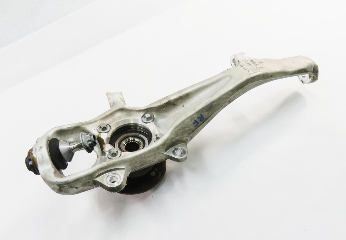12-19 MERCEDES GL350 GL550 ML350 ML550 (W166 X166) RIGHT FRONT SPINDLE KNUCKLE
