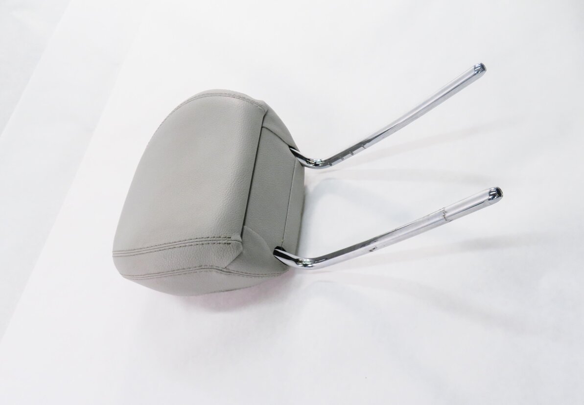 Thumbnail 3: 2013 MERCEDES GL450 (X166) LEFT FRONT DRIVER SEAT HEADREST (GRAY 108A)