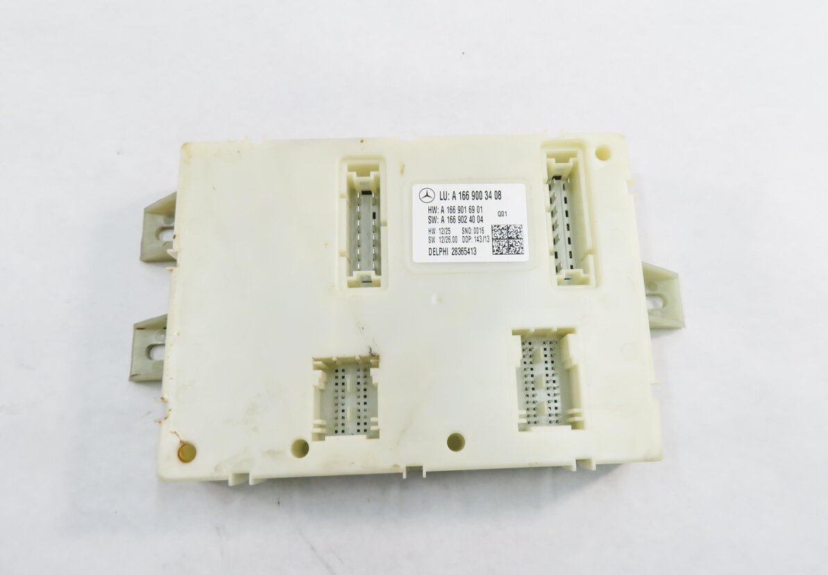 Thumbnail 2: 2013-2014 MERCEDES GL350 GL450 GL550 (X166) REAR SIGNAL ACQUISITION MODULE SAM