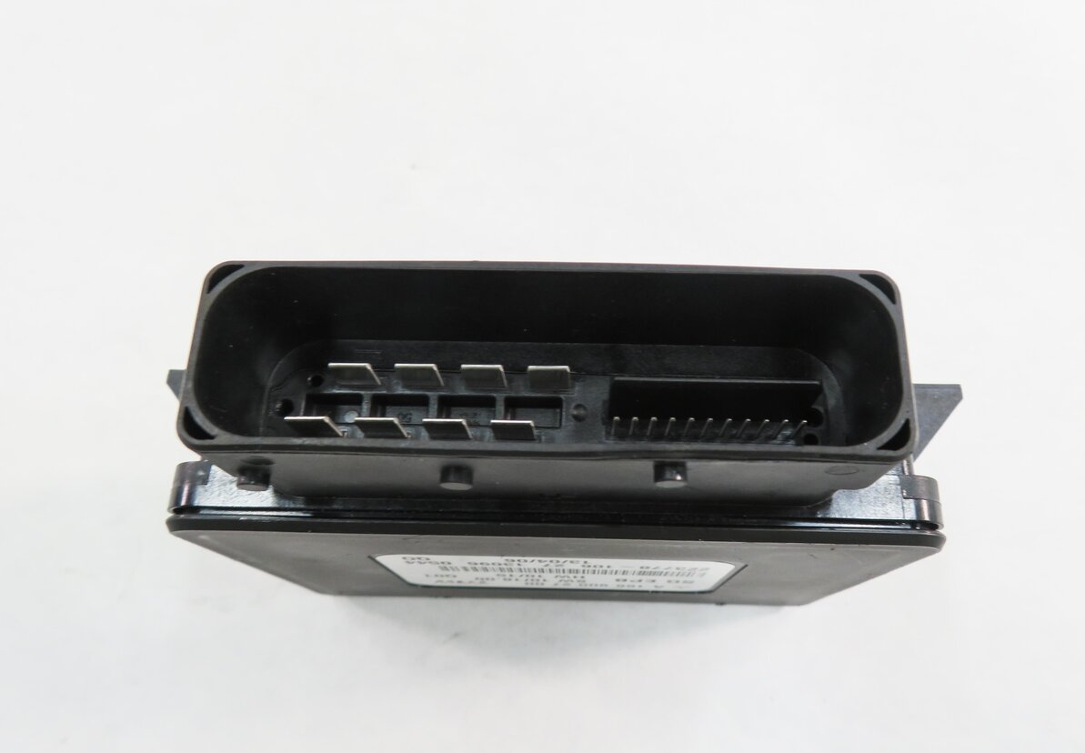 Thumbnail 6: 2013 MERCEDES GL450 (X166) PARKING BRAKE CONTROL MODULE