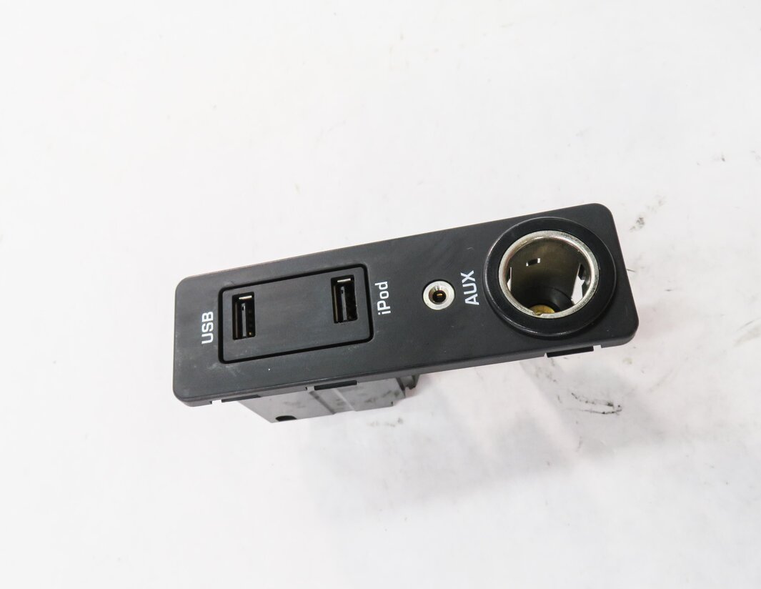 Thumbnail 3: 2012 RANGE ROVER EVOQUE (L538) STEREO AUX AUXILIARY AUDIO IN I-POD INTERFACE