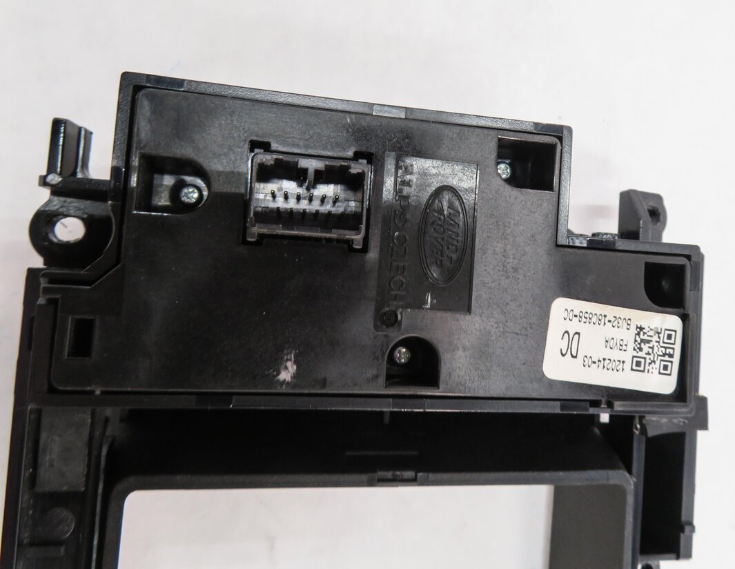 Thumbnail 7: 12-15 RANGE ROVER EVOQUE (L538) RADIO STEREO NAVIGATION SWITCH PANEL SCREEN TRIM
