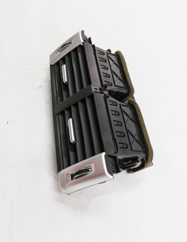 Thumbnail 3: 2012 RANGE ROVER EVOQUE (L538) CENTER DASH HEATER A/C AIR VENT