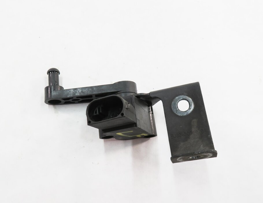 Thumbnail 5: 2012 RANGE ROVER EVOQUE (L538) LEFT FRONT DRIVER SUSPENSION HEIGHT LEVEL SENSOR