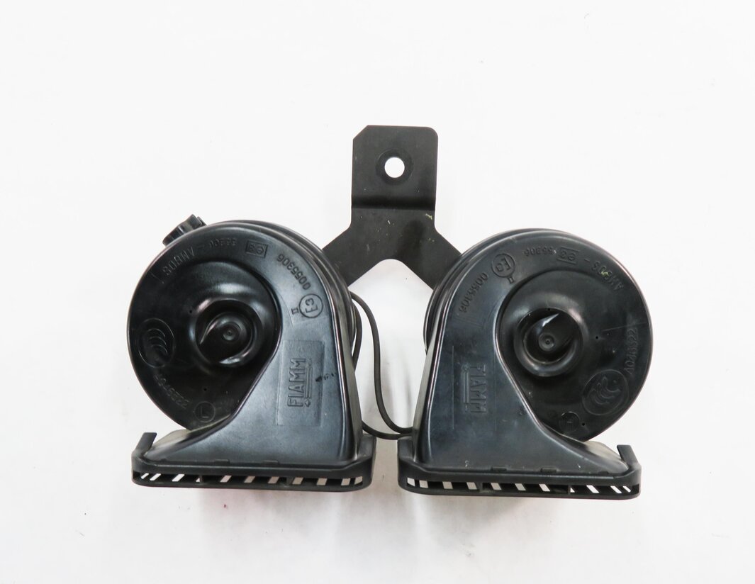Thumbnail 2: 12-19 RANGE ROVER EVOQUE DISCOVERY SPORT (L538 L550) HIGH & LOW TONE HORN SET