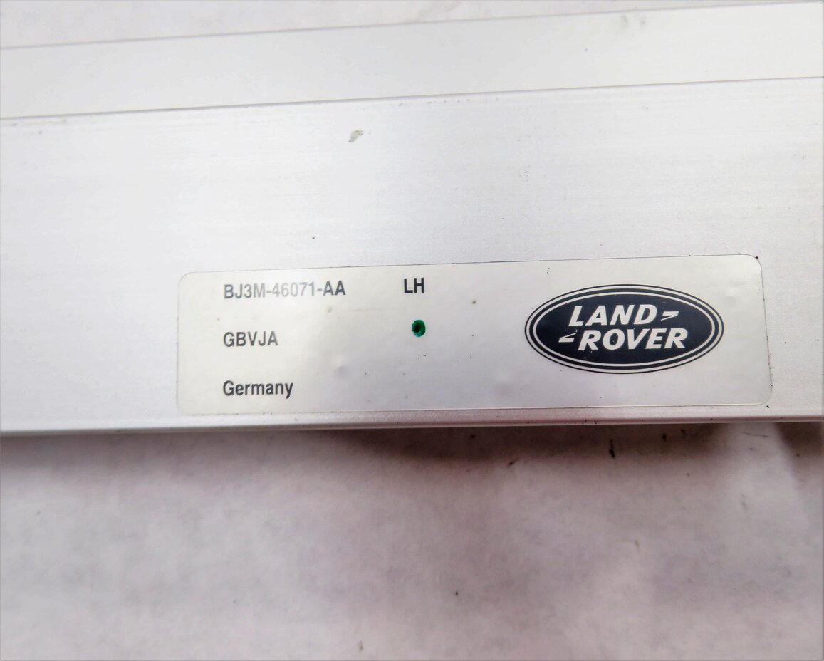 Thumbnail 6: 2012 RANGE ROVER EVOQUE (L538) REAR TRUNK CARGO SLIDER RAIL & BUCKLE SET