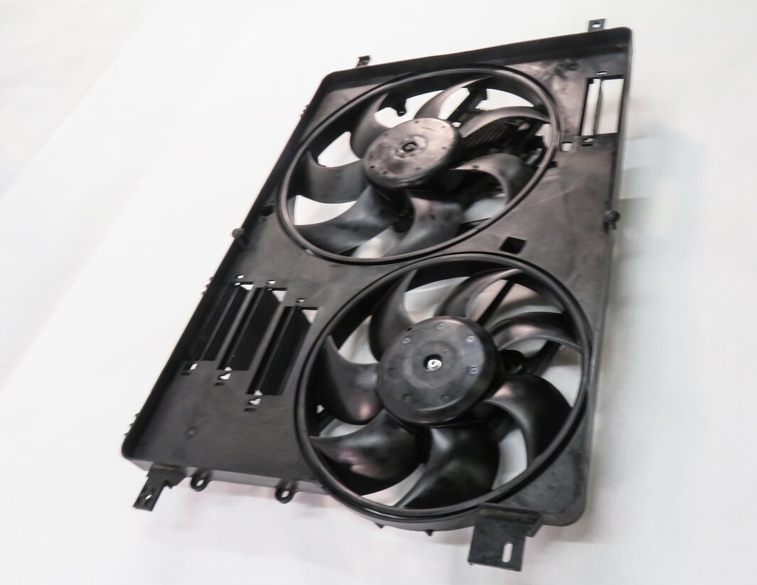 Thumbnail 4: 12-17 LR2 DISCOVERY SPORT RANGE ROVER EVOQUE (L538 L550) RADIATOR COOLING FAN
