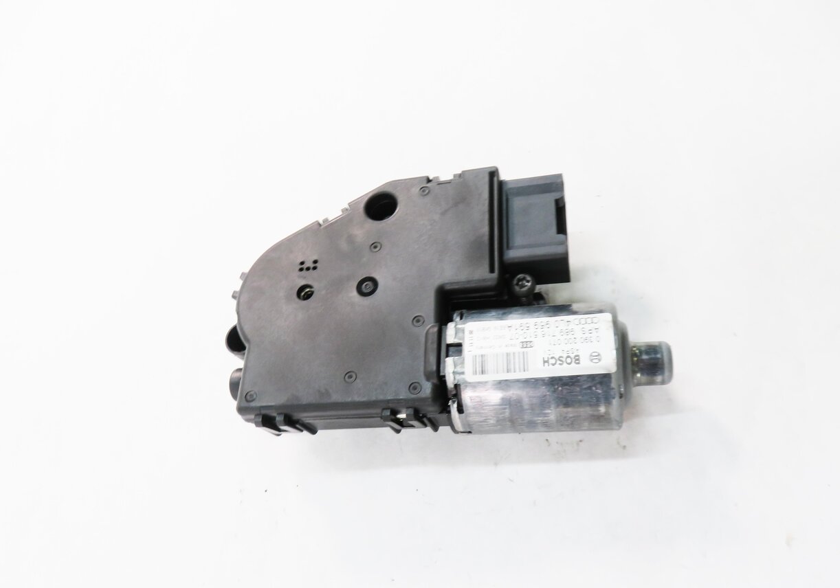 Thumbnail 3: 2007-2014 AUDI Q7 (4L) PANORAMIC SUNROOF MOTOR / SUNSHADE MOTOR