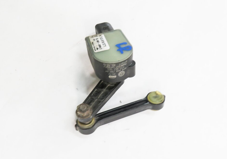 Thumbnail 4: 2012 AUDI Q7 (4L) LEFT DRIVER REAR SUSPENSION HEIGHT LEVEL SENSOR