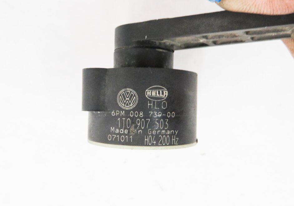Thumbnail 6: 2012 AUDI Q7 (4L) LEFT DRIVER REAR SUSPENSION HEIGHT LEVEL SENSOR