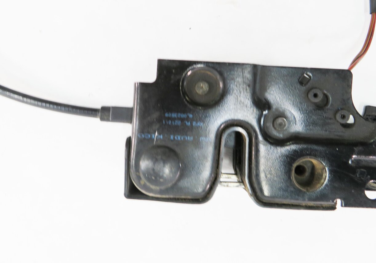 Thumbnail 7: 2012 AUDI Q7 (4L) FRONT LOWER HOOD LOCK LATCH
