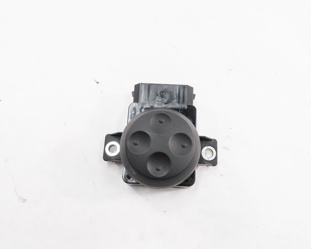 Thumbnail 6: 2012 AUDI Q7 (4L) LEFT FRONT DRIVER SEAT ADJUSTMENT SWITCH BUTTON