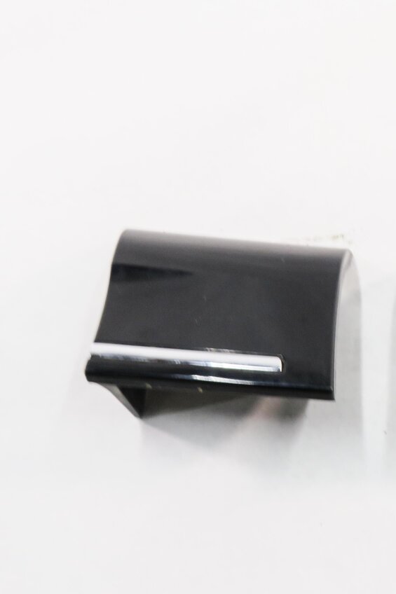 Thumbnail 2: 2012 AUDI Q7 (4L) RIGHT FRONT PASSENGER FENDER MOULDING TRIM (ORCA BLACK)