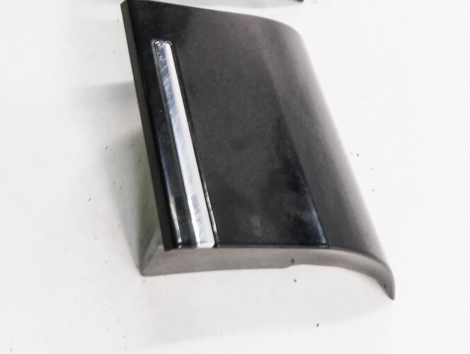 Thumbnail 3: 2012 AUDI Q7 (4L) RIGHT FRONT PASSENGER FENDER MOULDING TRIM (ORCA BLACK)