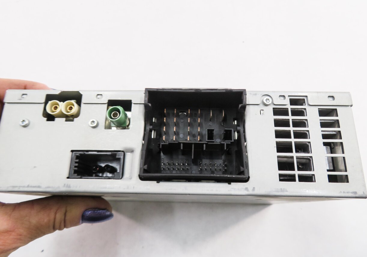 Thumbnail 7: 2012 AUDI Q7 (4L) AM/FM RADIO STEREO RECEIVER CONTROL MODULE (HARMAN BECKER)