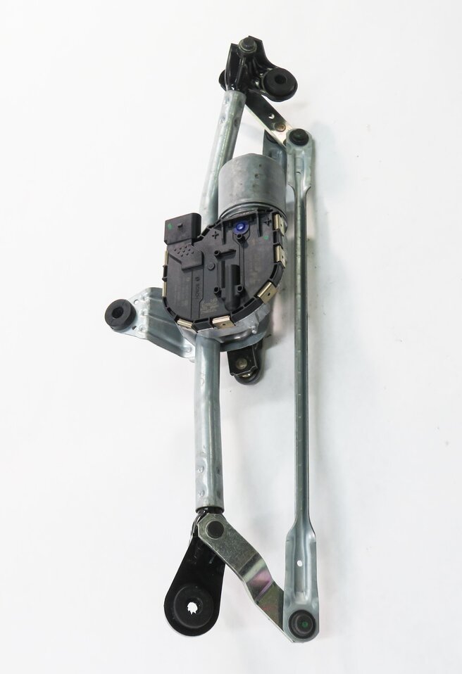 Thumbnail 4: 2016-2018 AUDI A3 E-TRON (8VF) FRONT WINDSHIELD WIPER MOTOR w/ LINKAGE