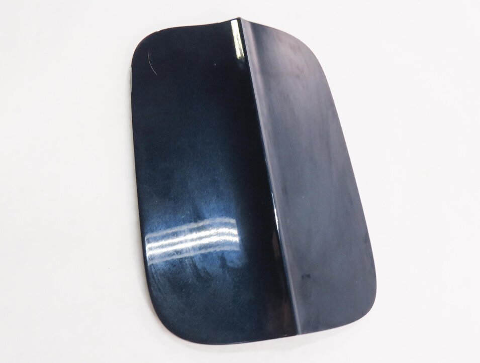 Thumbnail 3: 16-18 AUDI A3 E-TRON (8VF) FUEL TANK DOOR LID COVER TRIM (COSMOS BLUE METALLIC)
