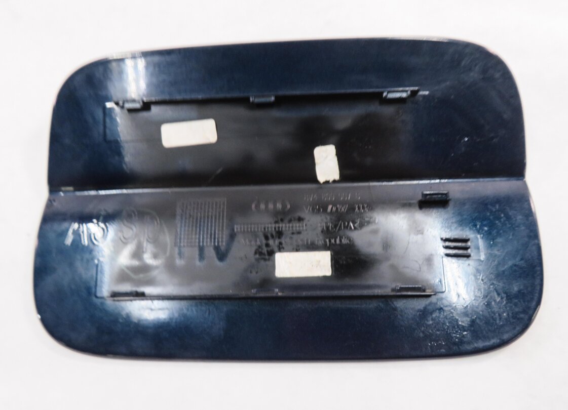 Thumbnail 4: 16-18 AUDI A3 E-TRON (8VF) FUEL TANK DOOR LID COVER TRIM (COSMOS BLUE METALLIC)
