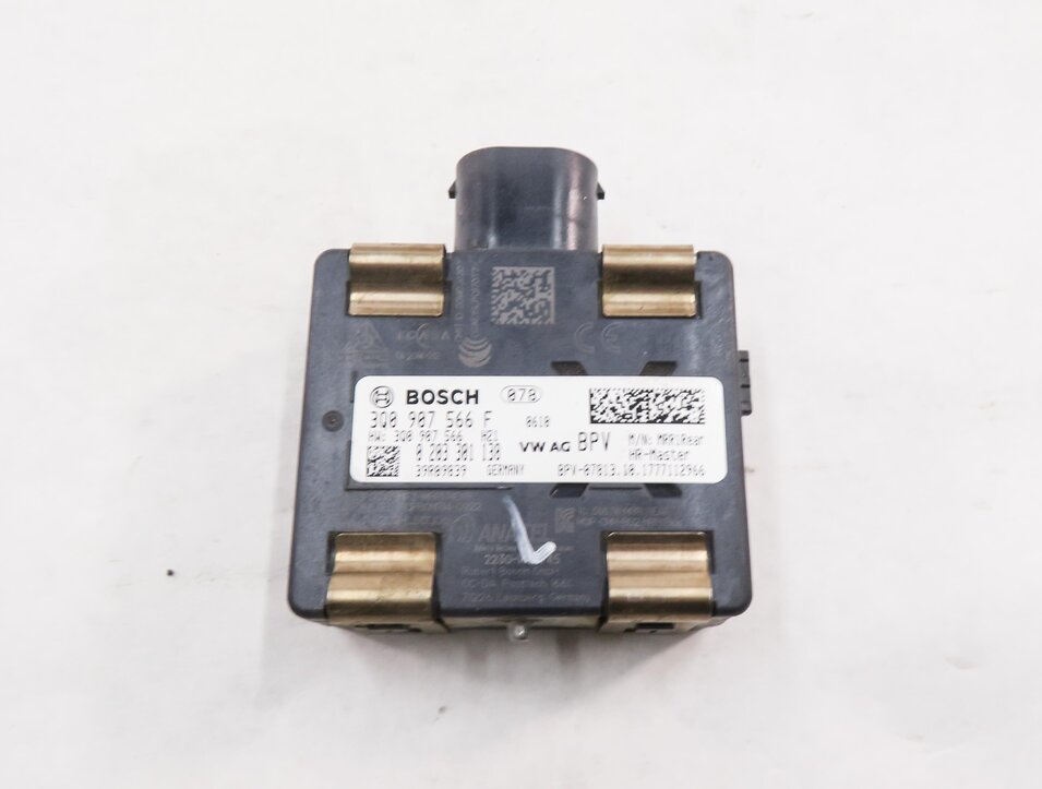 Thumbnail 2: 2018 AUDI A3 E-TRON (8VF) LANE KEEP ASSIST RADAR DISTANCE SENSOR MODULE (MASTER)