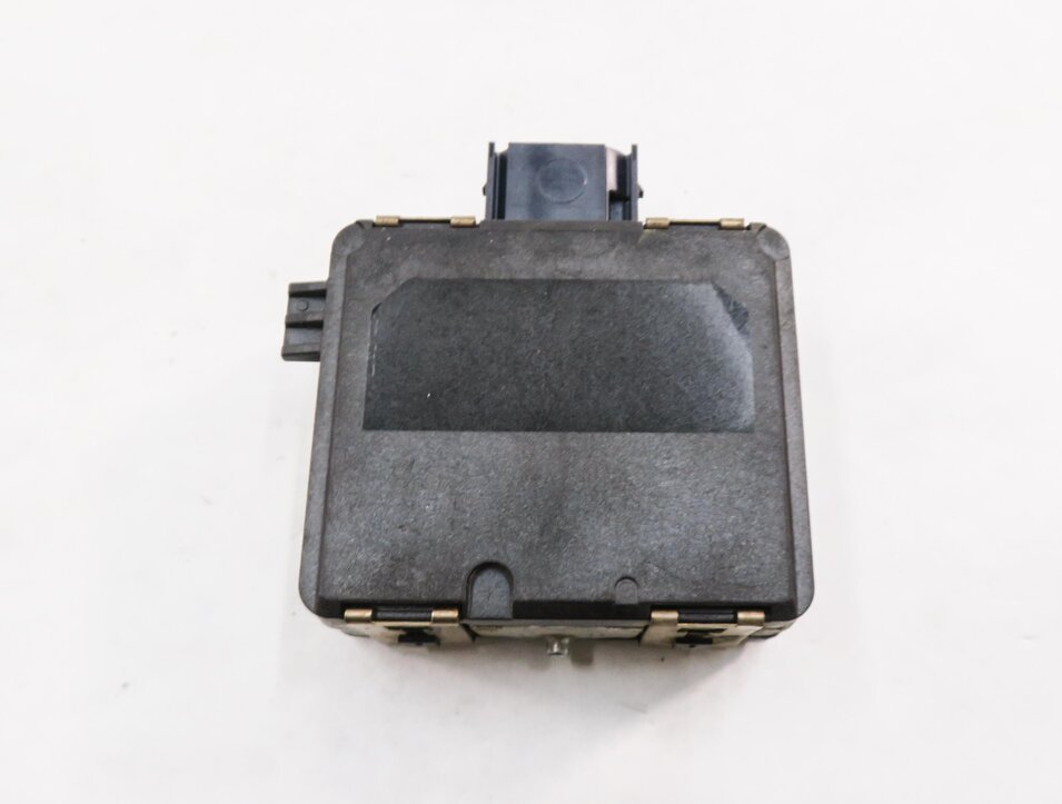Thumbnail 5: 2018 AUDI A3 E-TRON (8VF) LANE KEEP ASSIST RADAR DISTANCE SENSOR MODULE (MASTER)