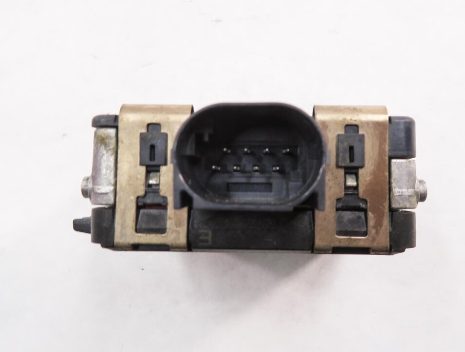 Thumbnail 6: 2018 AUDI A3 E-TRON (8VF) LANE KEEP ASSIST RADAR DISTANCE SENSOR MODULE (MASTER)
