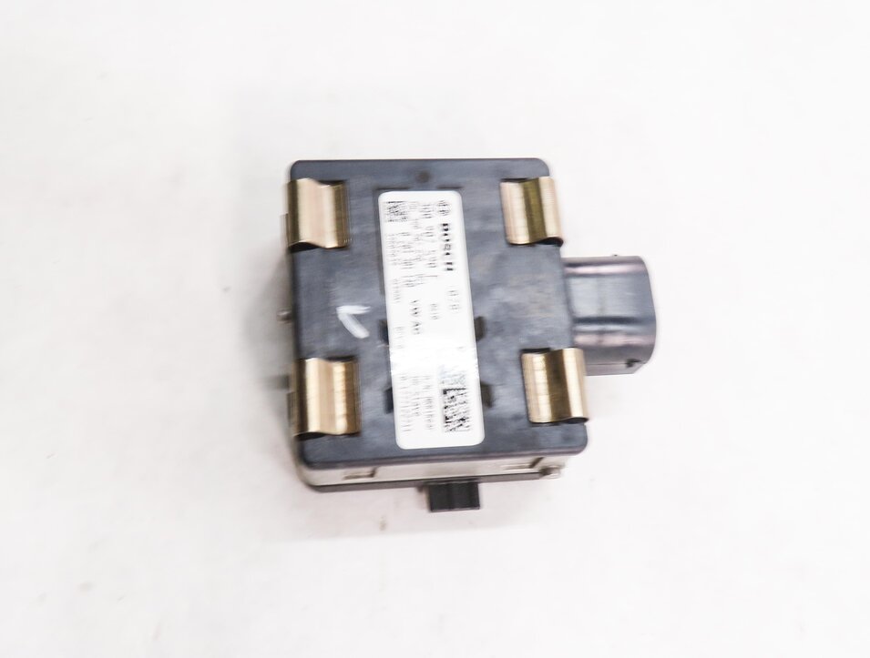 Thumbnail 4: 2018 AUDI A3 E-TRON (8VF) LANE KEEP ASSIST RADAR DISTANCE SENSOR MODULE (SLAVE)