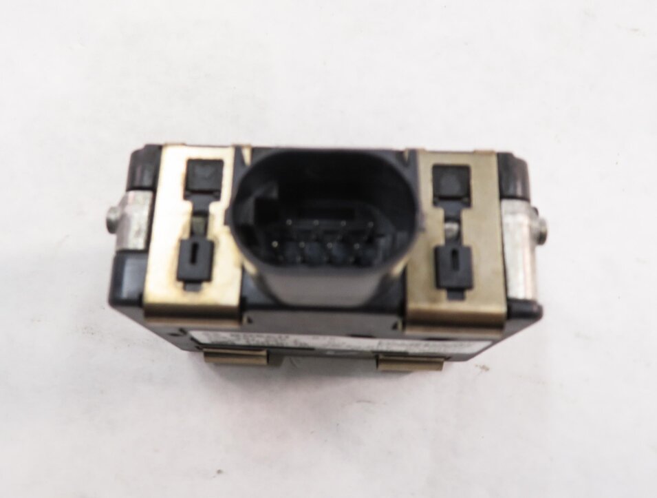 Thumbnail 6: 2018 AUDI A3 E-TRON (8VF) LANE KEEP ASSIST RADAR DISTANCE SENSOR MODULE (SLAVE)