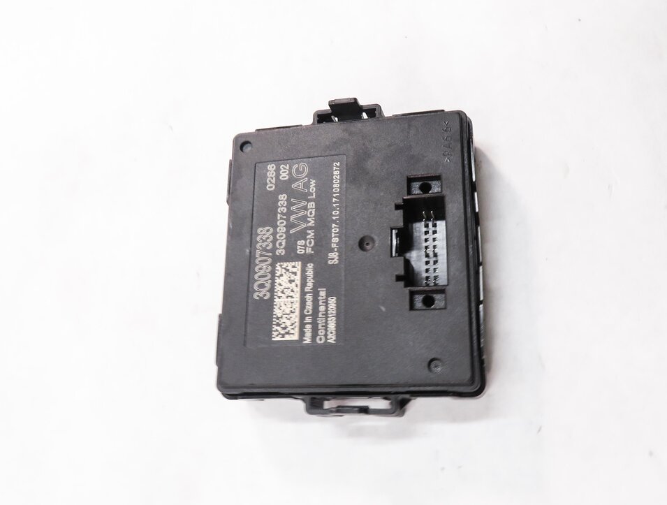 Thumbnail 3: 2018 AUDI A3 E-TRON (8VF) HEADLIGHT RANGE CONTROL MODULE