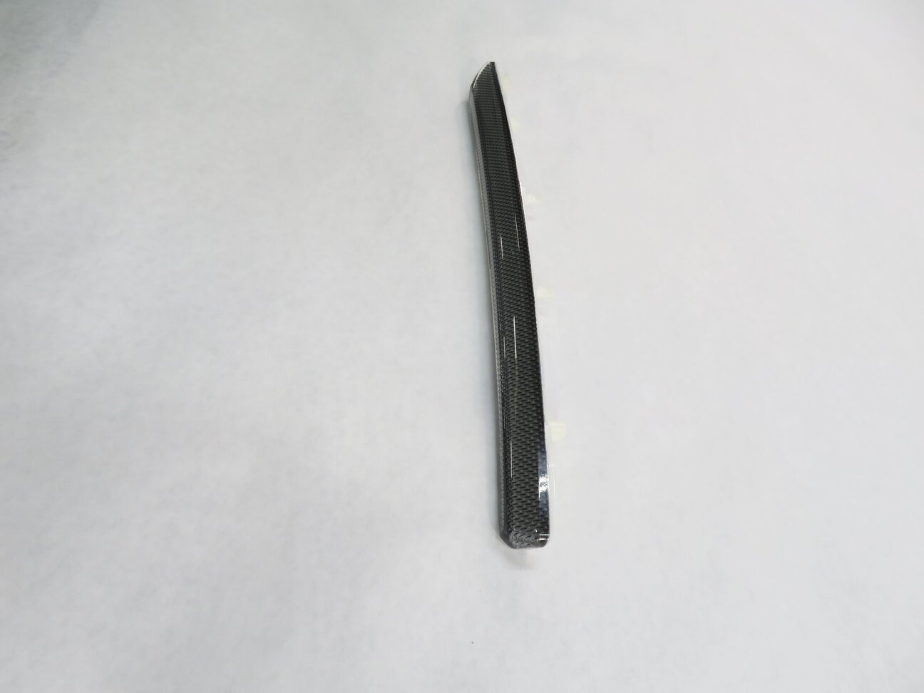 Thumbnail 3: 2018 AUDI A3 E-TRON (8VF) RIGHT REAR DOOR PANEL TRIM STRIP (GRAY CROSSHATCH)