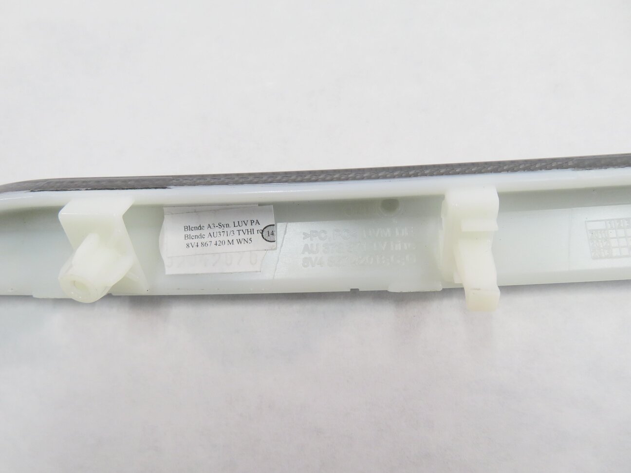 Thumbnail 6: 2018 AUDI A3 E-TRON (8VF) RIGHT REAR DOOR PANEL TRIM STRIP (GRAY CROSSHATCH)