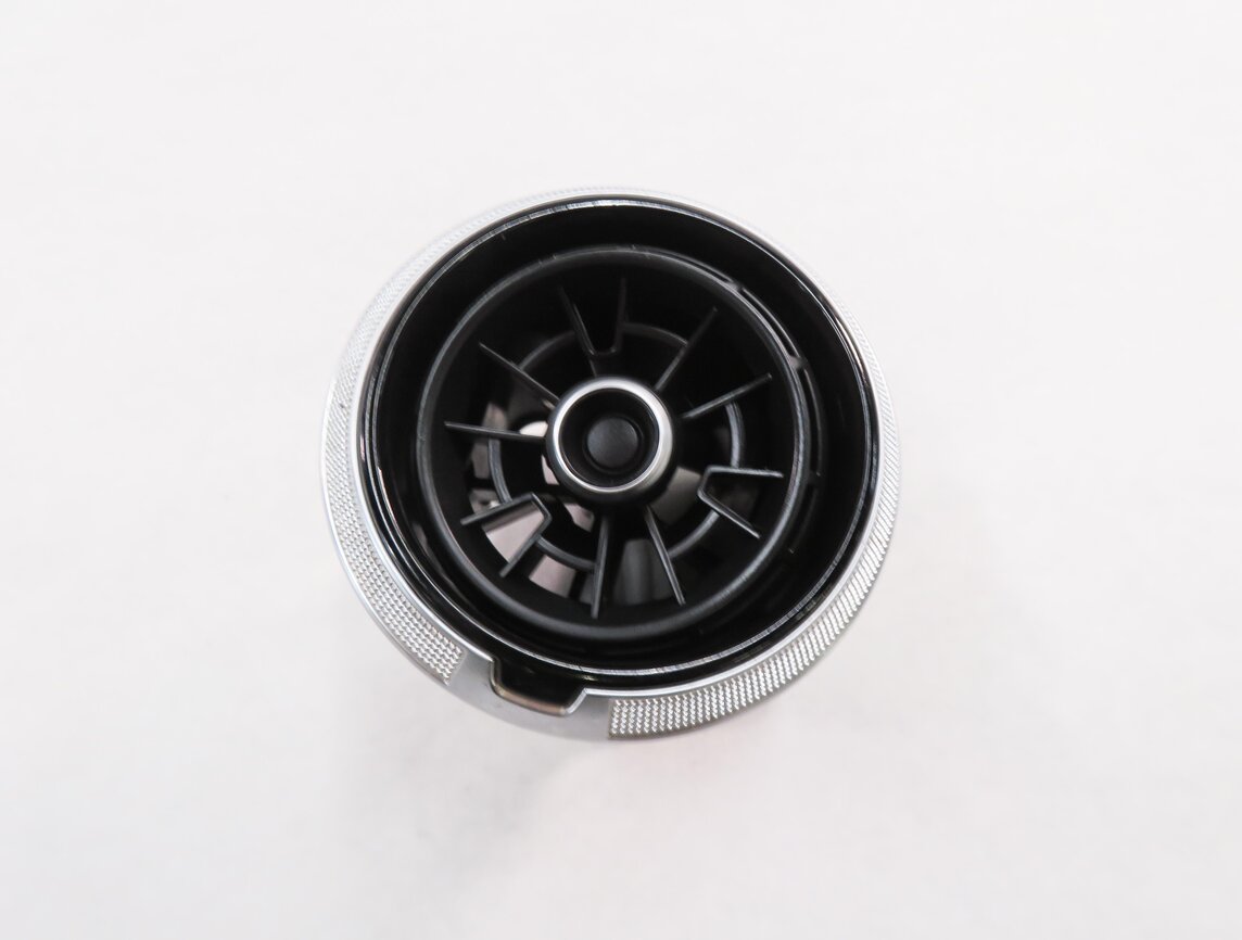 Thumbnail 2: 2018 AUDI A3 E-TRON (8VF) FRONT HEATER A/C AIR VENT