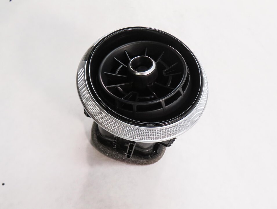 Thumbnail 4: 2018 AUDI A3 E-TRON (8VF) FRONT HEATER A/C AIR VENT