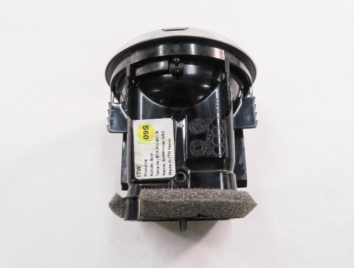 Thumbnail 5: 2018 AUDI A3 E-TRON (8VF) FRONT HEATER A/C AIR VENT