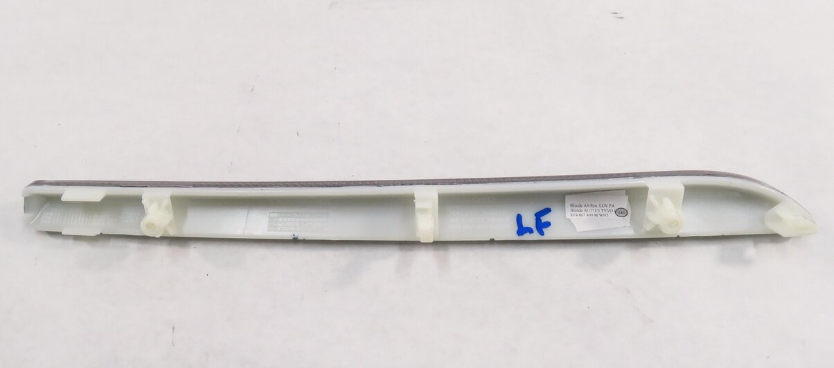Thumbnail 5: 2018 AUDI A3 E-TRON (8VF) LEFT FRONT DRIVER DOOR TRIM PIECE (GRAY CROSSHATCH)