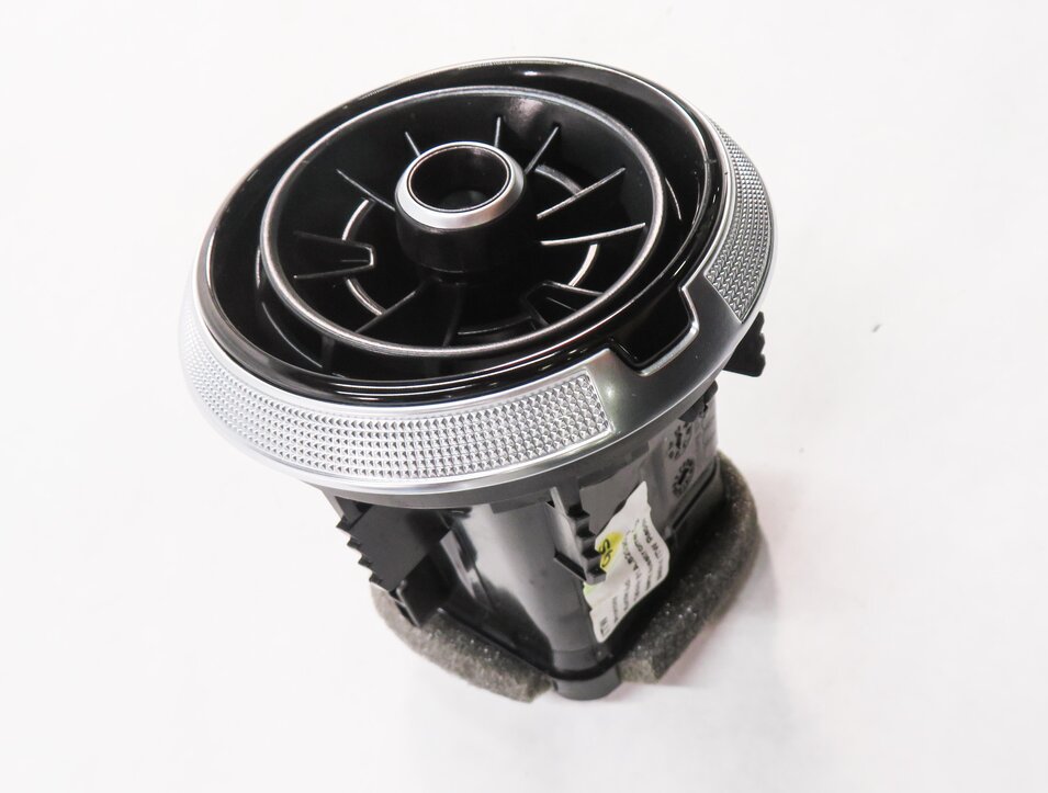 Thumbnail 3: 2018 AUDI A3 E-TRON (8VF) FRONT HEATER A/C AIR VENT