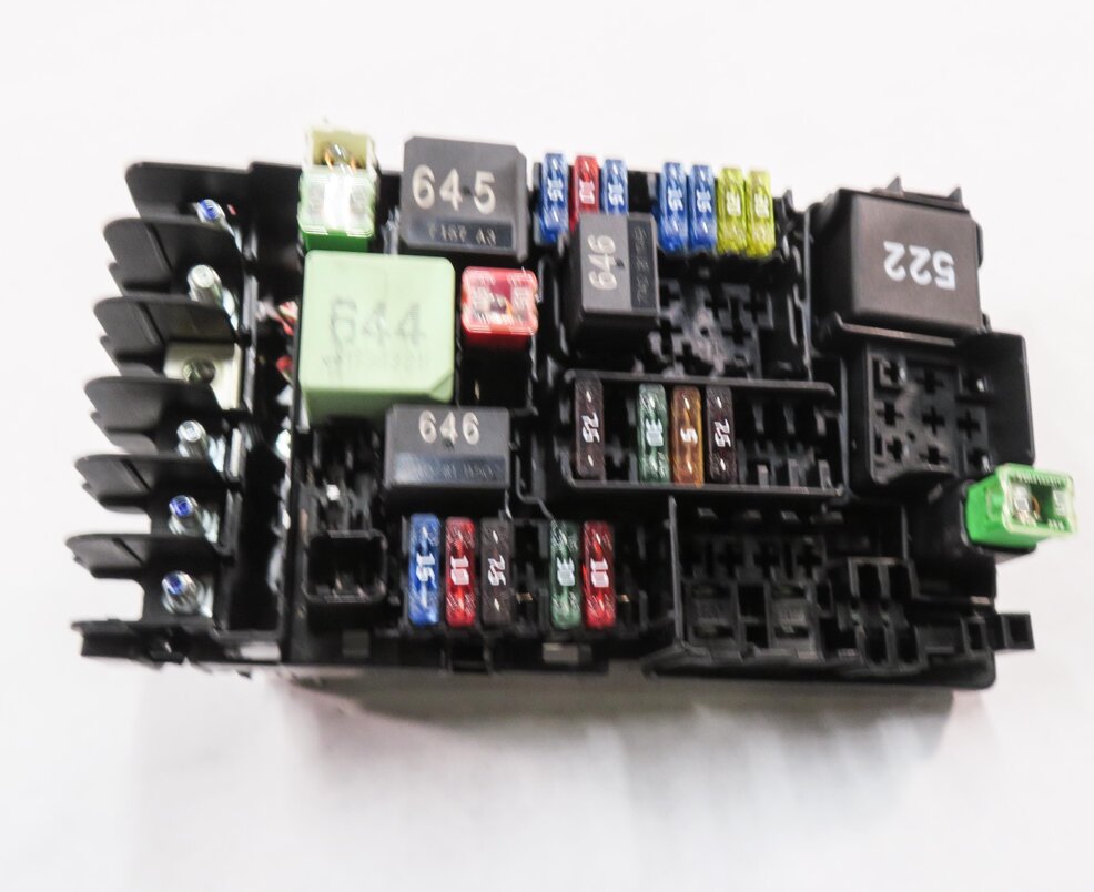 Thumbnail 2: 2018 AUDI A3 E-TRON (8VF) HYBRID - 1.4L ENGINE FUSE BOX
