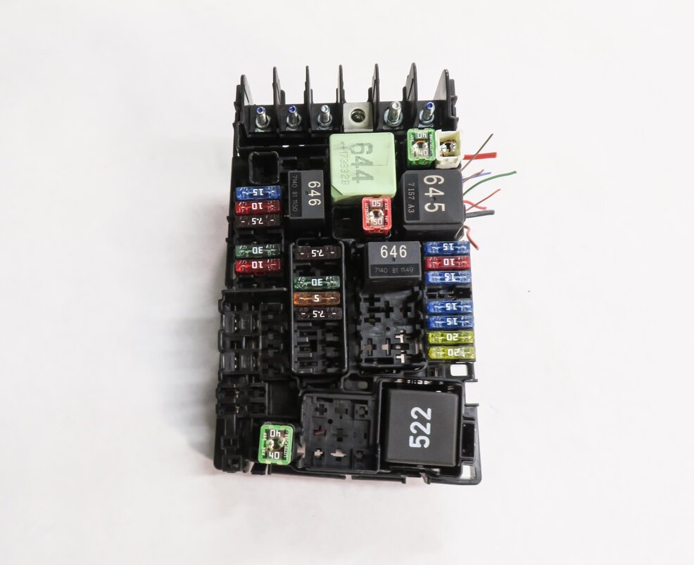 Thumbnail 4: 2018 AUDI A3 E-TRON (8VF) HYBRID - 1.4L ENGINE FUSE BOX