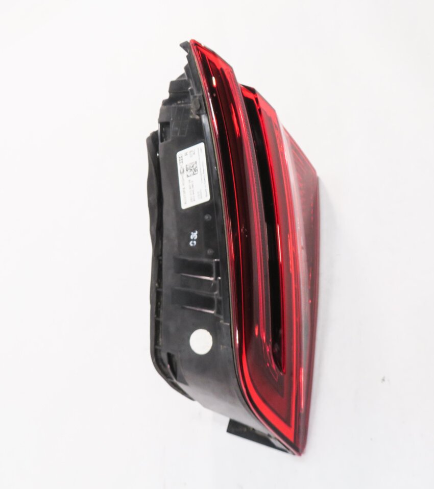 Thumbnail 4: 2016-2018 AUDI A3 E-TRON (8VF) RIGHT PASSENGER REAR INNER TAILLIGHT LIGHT LAMP
