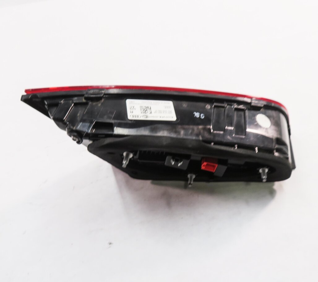 Thumbnail 6: 2016-2018 AUDI A3 E-TRON (8VF) RIGHT PASSENGER REAR INNER TAILLIGHT LIGHT LAMP