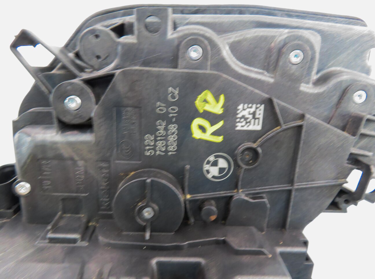 Thumbnail 6: 2014-2021 BMW X1 X2 X5 X6 (F15 F16 F39 F48) RIGHT REAR DOOR LOCK LATCH ACTUATOR